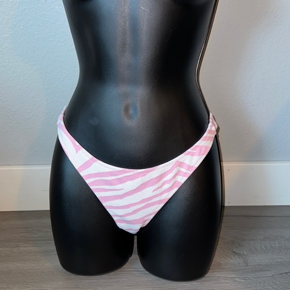 Zebra punch , Cheeky coverage bottom. - Picture 4 of 9